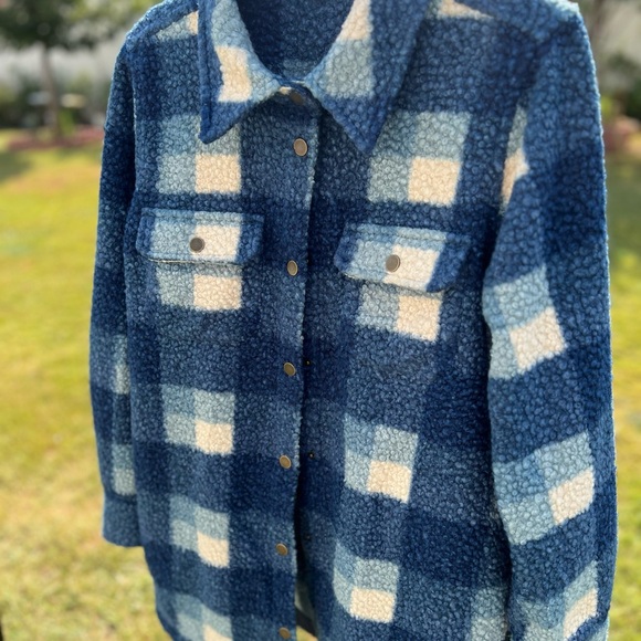 Soft surroundings blue plaid dealto shacket with pockets size medium - Picture 9 of 14